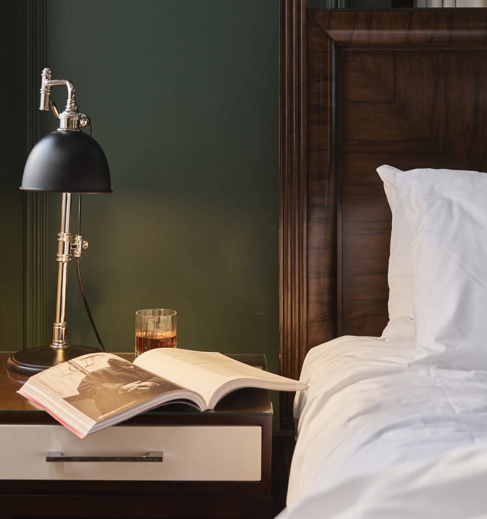 Ode Hotels - The Inchcolm Hotel Brisbane - Brisbane Accommodation