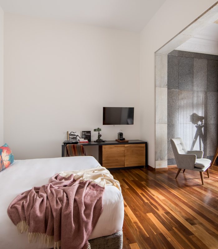 Room feature